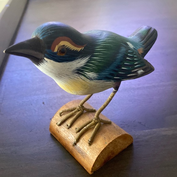 Hand Carved / Hand painted Nuthatch Bird - Picture 3 of 11